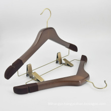 Wholesale Custom Luxury Store antique Wood Coat Suits Hangers for Clothes With Velvet Shoulder